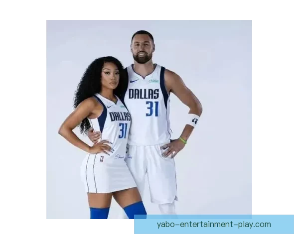 克莱汤普森女友梅根斯塔莉安演出时突感不适紧急送医引关注